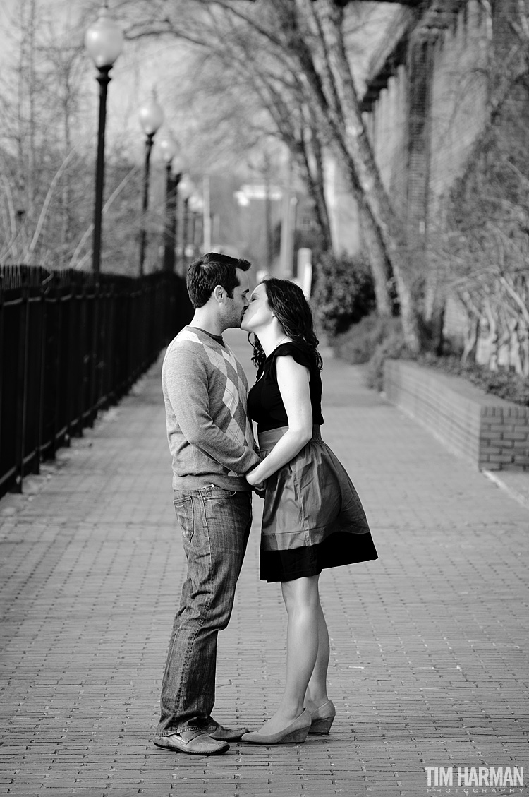Engagement Shoot Pictures in the Marietta Square